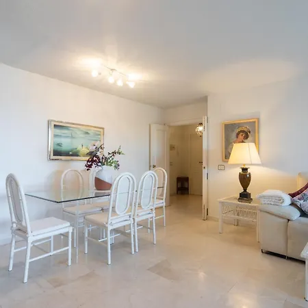 Apartment With Swimming-pool Marbella