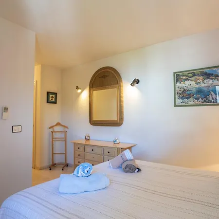With Swimming-pool Apartment *